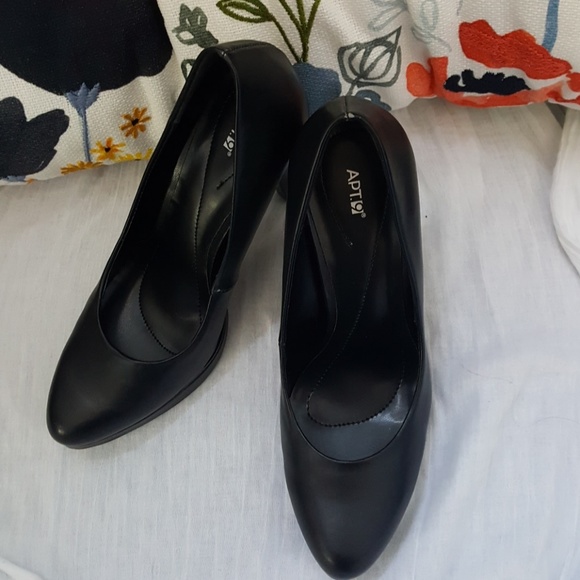 shoes - Picture 4 of 7